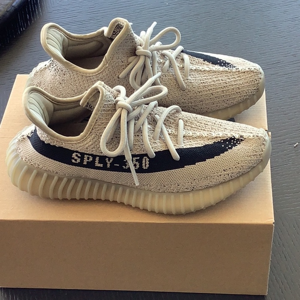 Adidas Yeezy Boost 350 V2 5 1/2